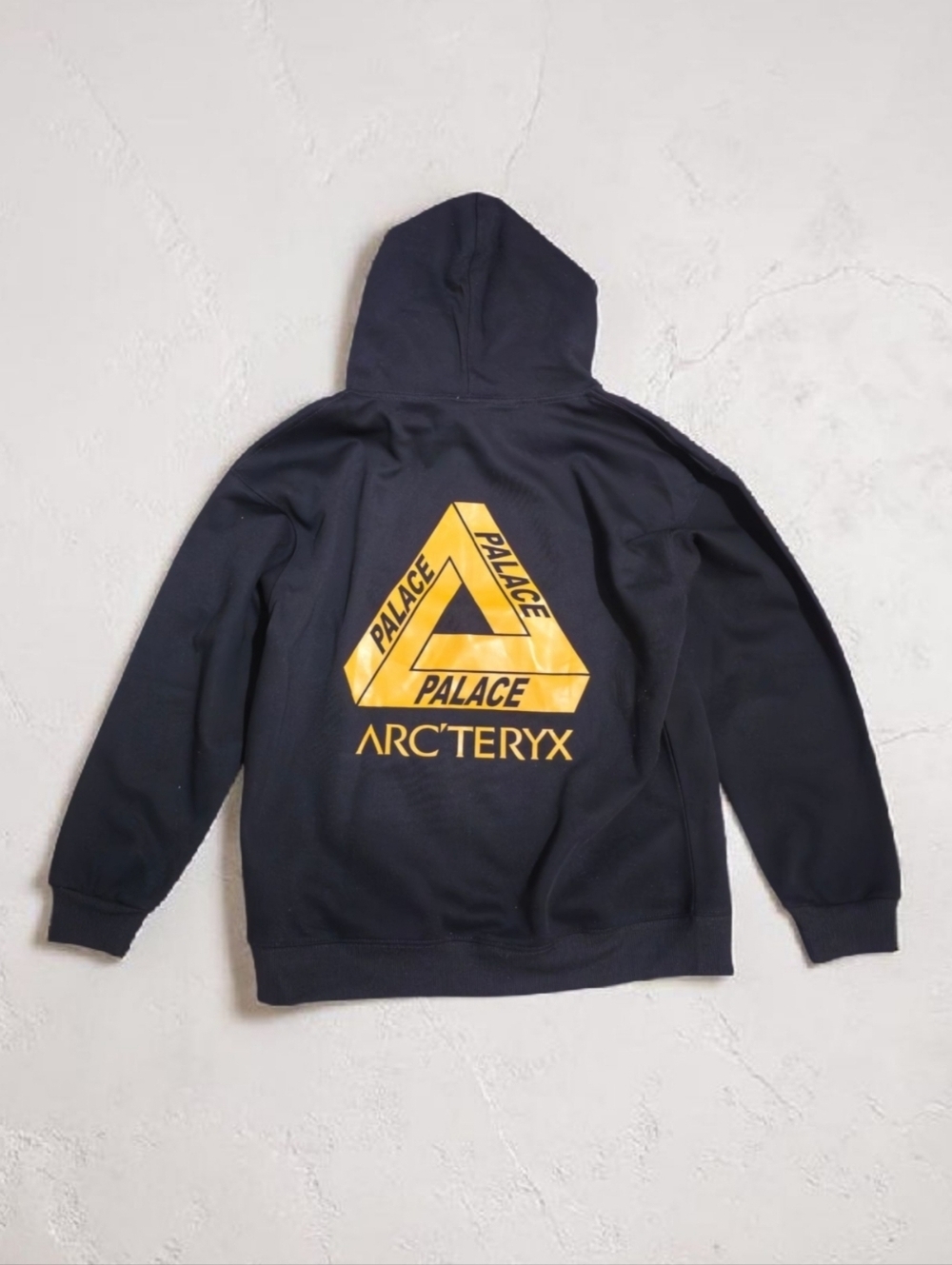 Palace x Arc'teryx Hood Black Size Large Used - Picture 2 of 2